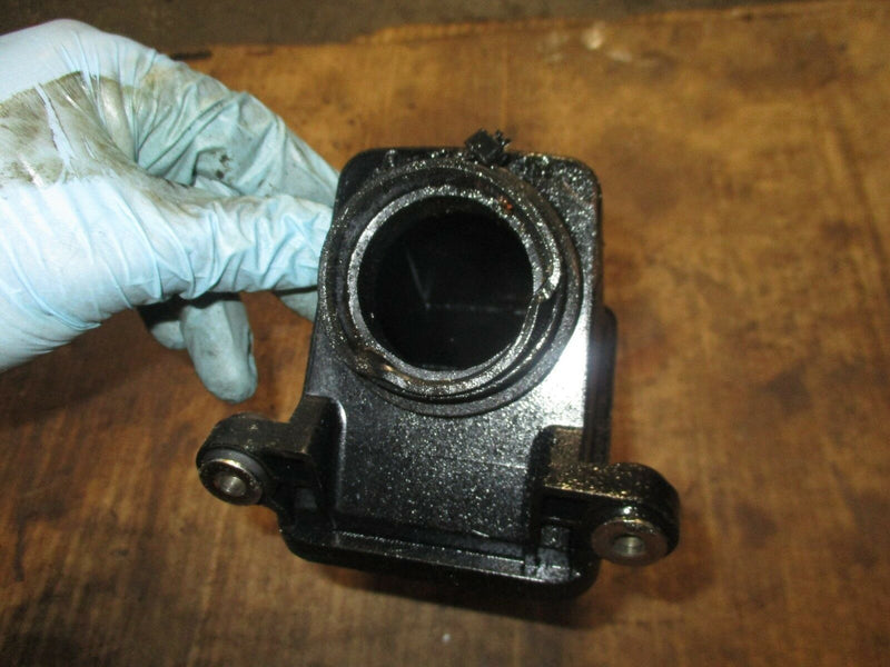 2005 Yamaha 60hp 4-stroke outboard intake silencer 6c5-14440