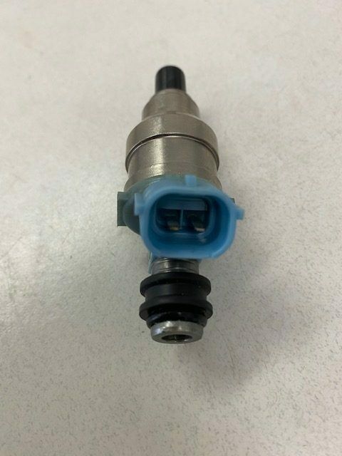 REFURBISHED Suzuki 2 stroke outboard fuel injector (15710-92E01)
