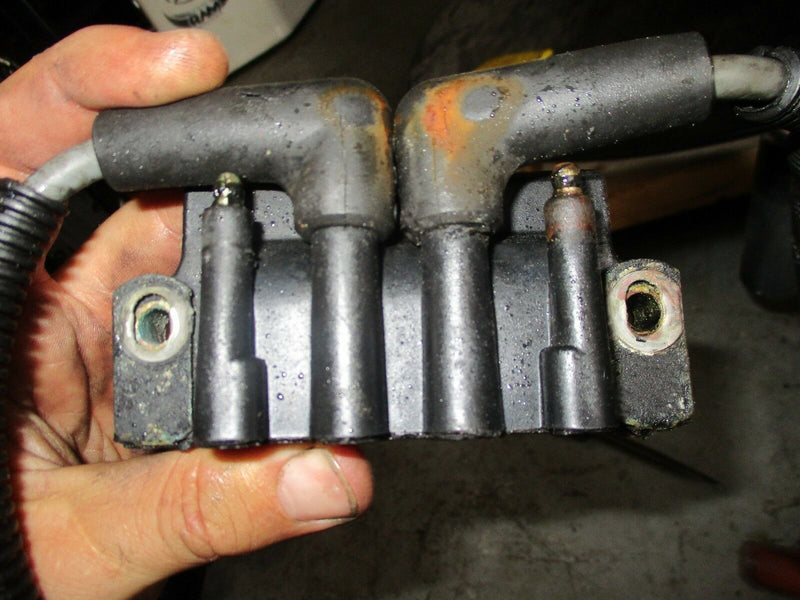 2000 Evinrude Ficht 225hp outboard Dual Ignition coil 586533
