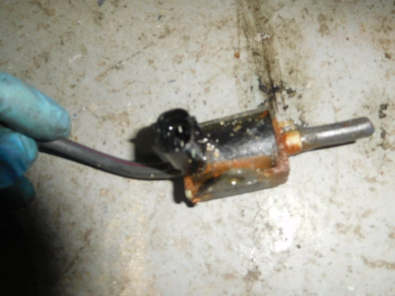 2002 yamaha HPDI 200hp outboard oil solenoid 68f-13100-00