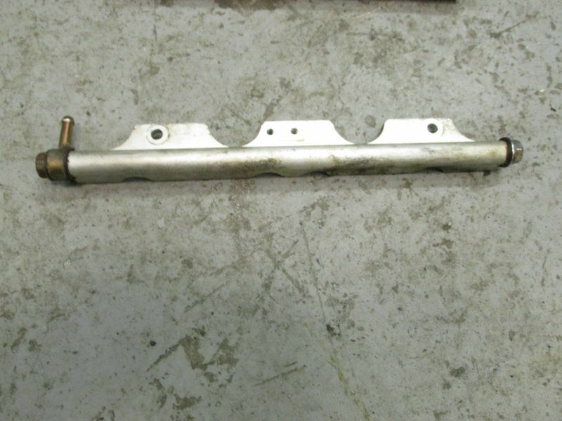 2002 Suzuki outboard DF140 14001Z-251032 fuel rail 15751-90J03