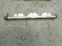 Load image into Gallery viewer, 2002 Suzuki outboard DF140 14001Z-251032 fuel rail 15751-90J03
