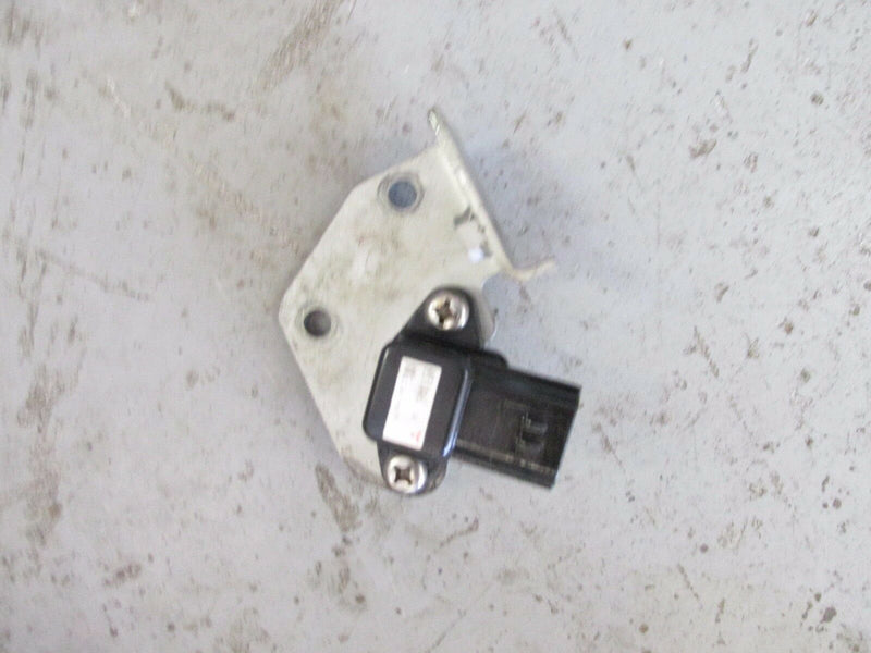 2000 Yamaha outboard Z200TXRY 2 stroke 200hp pressure sensor 67H-82380-00
