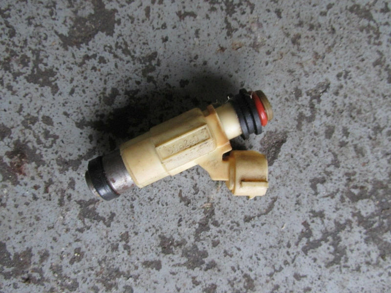 2005 Yamaha Outboard F225 hp 4 stroke fuel injector 69J-13761-00-00
