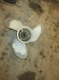 Load image into Gallery viewer, Suzuki DT115 140hp outboard aluminum V2100 propeller 13 by 21
