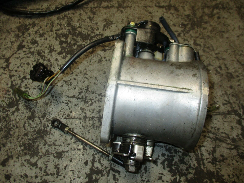1996 Suzuki outboard DT 225 hp 2-stroke throttle body 13300-92e30