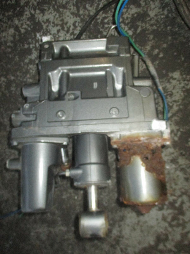 Suzuki DT225 225hp 2 stroke outboard tilt trim unit