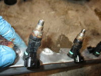 Load image into Gallery viewer, Suzuki DF70A 70hp outboard fuel rail with injector set (15750-87L10)
