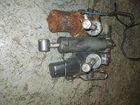 Load image into Gallery viewer, 1998 Suzuki Outboard DT225 2-stroke power tilt and trim unit
