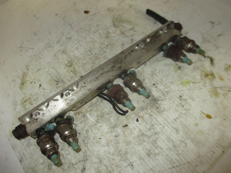 Suzuki DT225 225 hp outboard fuel rail and injector set