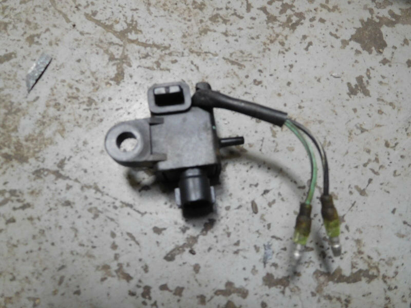 1999 Suzuki DT140 2 stroke 14003-971863 pressure sensor 32101-94620