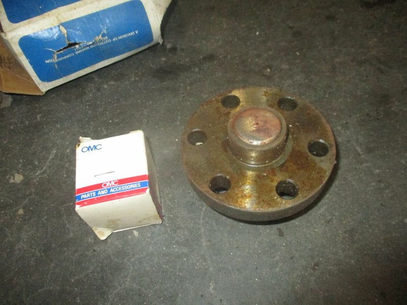 OMC outboard flywheel coupler (981948)