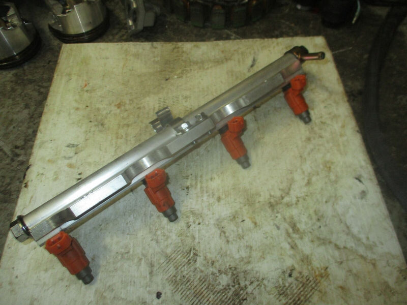 Johnson 115hp 4 stroke outboard fuel rail with injector set (5036041)