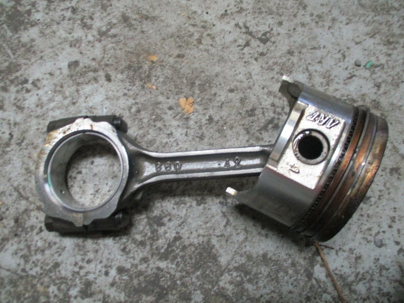 Evinrude/Suzuki DF70 4-stroke outboard piston and connecting rod 12111-99e01
