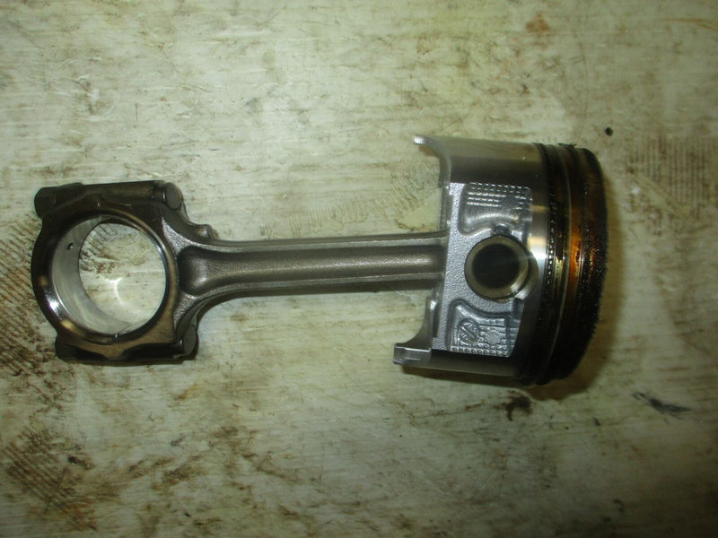 Johnson 115hp 4 stroke outboard piston and rod (5035947)