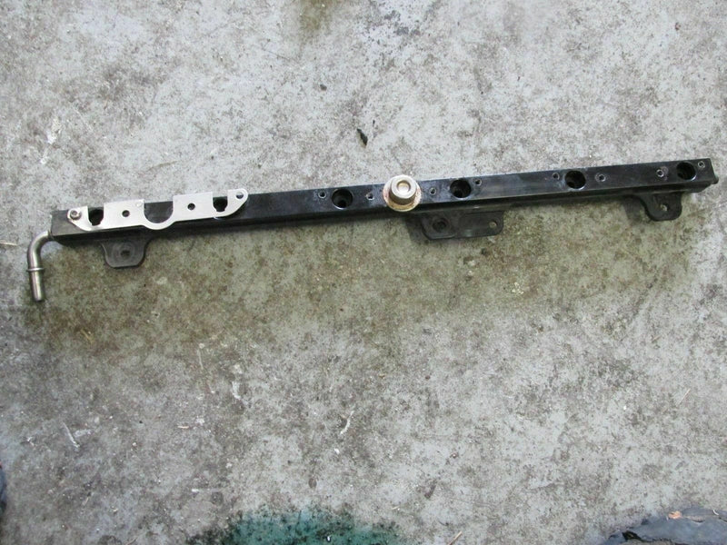 2007 Mercury outboard 275hp Verado 2.6L fuel rail 895022A01