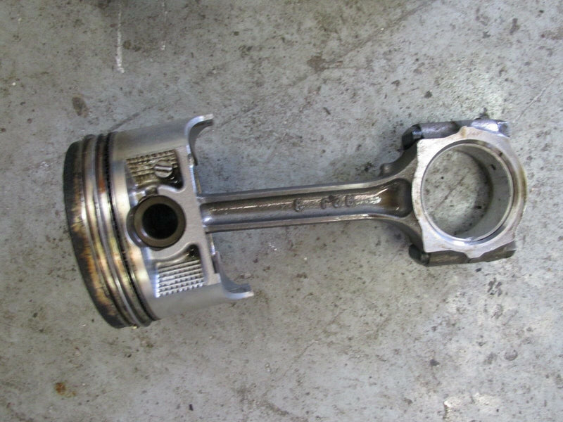 Suzuki DF 90 4 stroke 09001F-251367 piston and rod 12111-90J01, 12160-90J00