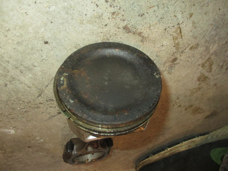 Suzuki DF90 90hp outboard piston and rod (12111-90J01)