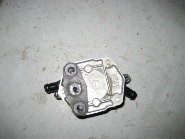 Yamaha 150 Percision Blend TXRQ 1992 fuel pump 6E5-24410-03-00