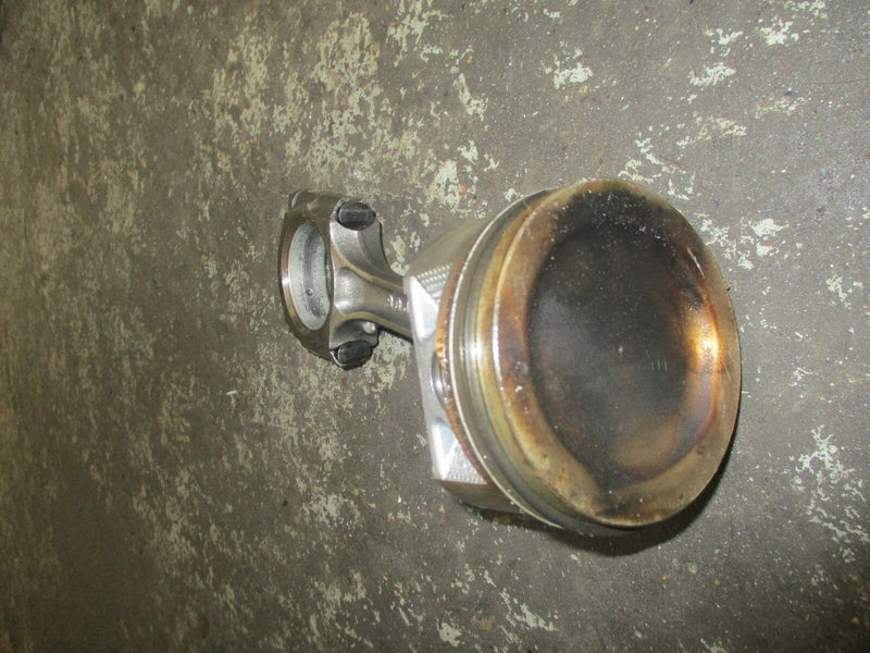 2001 Suzuki DF90 4-stroke Piston and connecting rod