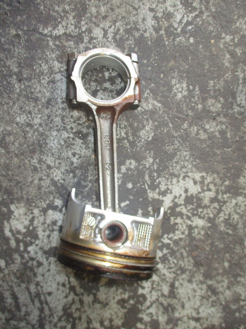 Suzuki DF115 115 hp outboard piston and connecting rod (12111-90J01)