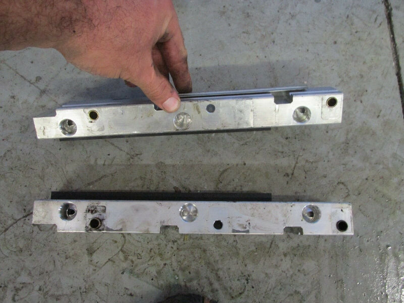 2001 Yamaha outboard Z200TXRZ 2 stroke fuel rail set 68F-13161-00-00