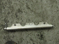 Load image into Gallery viewer, 2009 Suzuki outboard DF100 4 stroke 10001F-980755 fuel rail 15750-90J00
