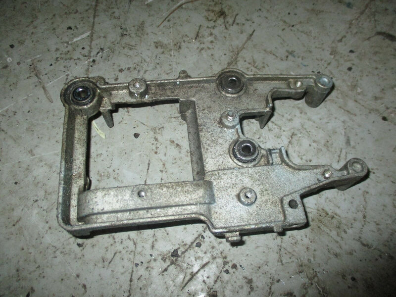 1990 Yamaha 40hp 2-stroke outboard electronics bracket 6r6-85542-00-94
