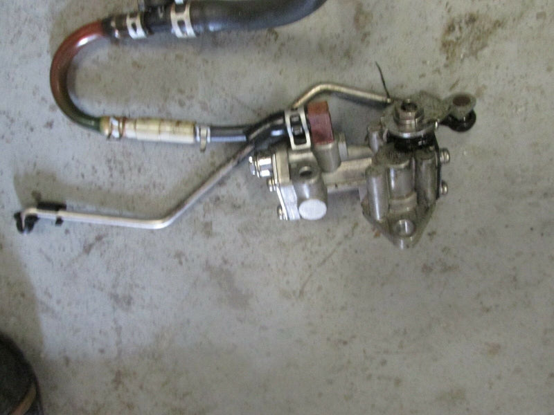 1997 Suzuki outboard DT 115 2-stroke 115hp oil pump 16100-94630