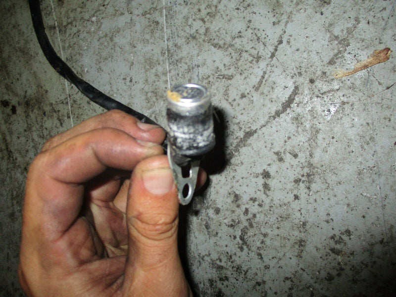 2000 Suzuki DT225 outboard 2 stroke 22501-031007 thermoswitch