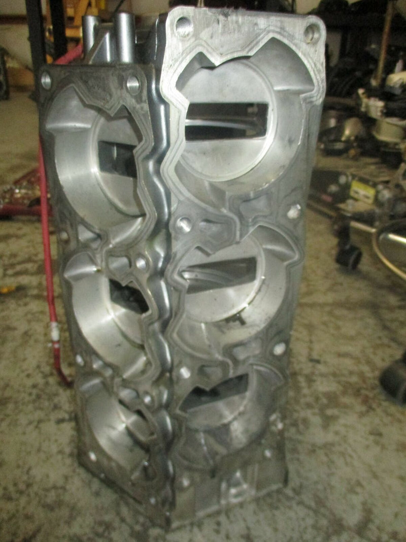 Suzuki DT150 150hp outboard crankcase (11300-88D40-0ED)