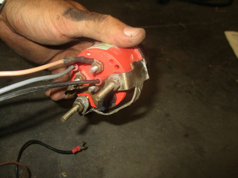 Outboard water temperature gauge