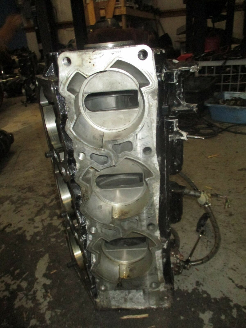 Suzuki DT225 225hp outboard crankcase block