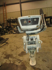 Load image into Gallery viewer, Johnson 4hp 2-Stroke Outboard 15in Shaft Midsection
