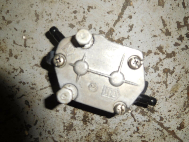 1993 Yamaha C85TLRR 85hp outboard Fuel Pump 6A0-24410-05-00