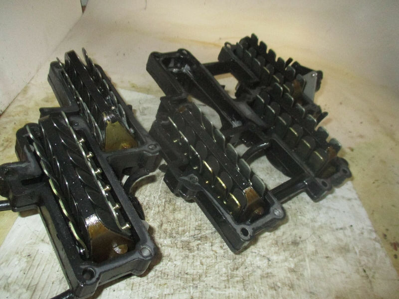 Evinrude Ficht 225hp outboard intake manifold with reed valves (5000886)