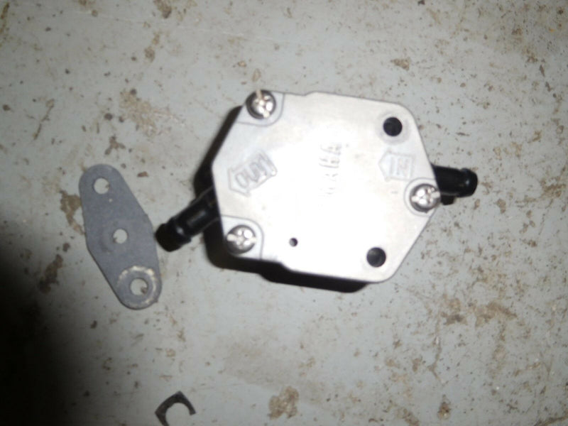 2002 Yamaha Outboard 225 hp Saltwater series II fuel pump 6E5-24410-03-00