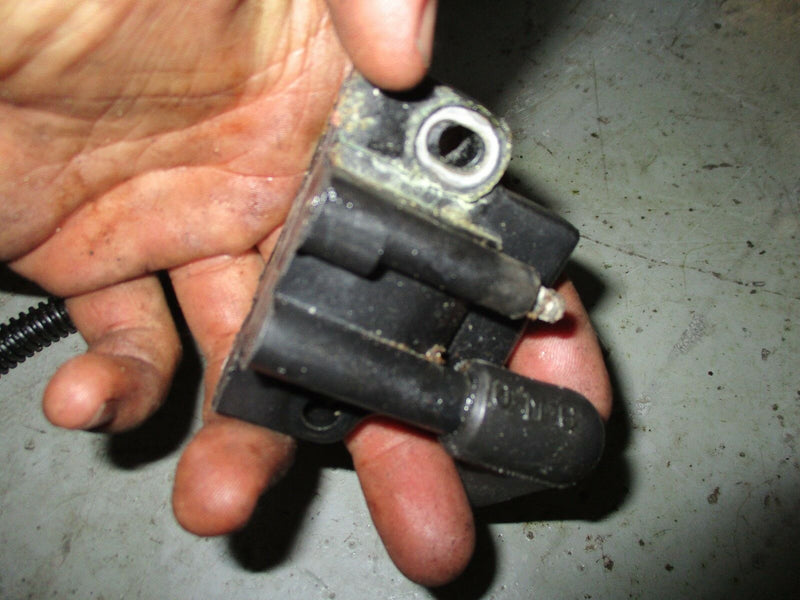 2001 Evinrude Ficht 200hp outboard single ignition coil 586528