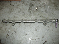 Load image into Gallery viewer, 2008 Suzuki outboard DF 150 4-stroke Fuel Rail 15751-96J00
