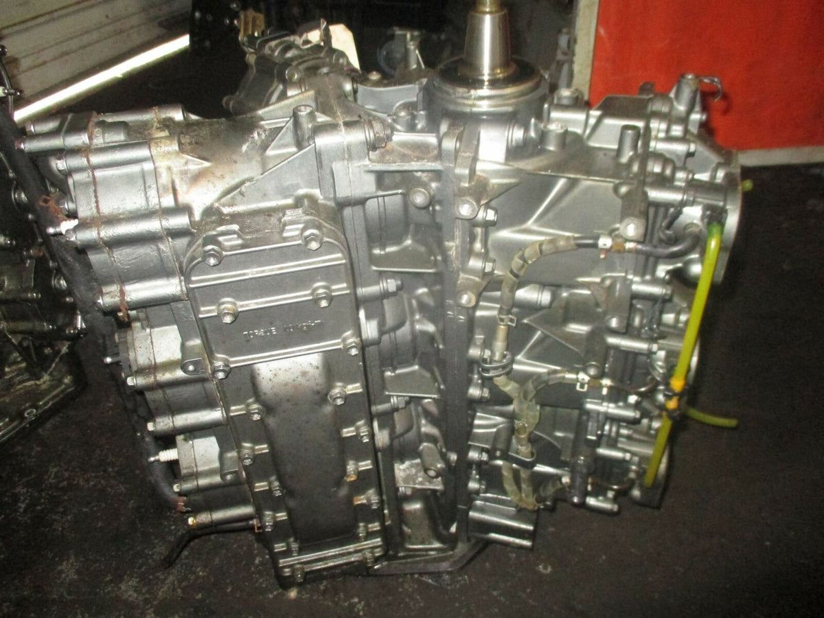 Suzuki DT150 150hp outboard crankcase powerhead