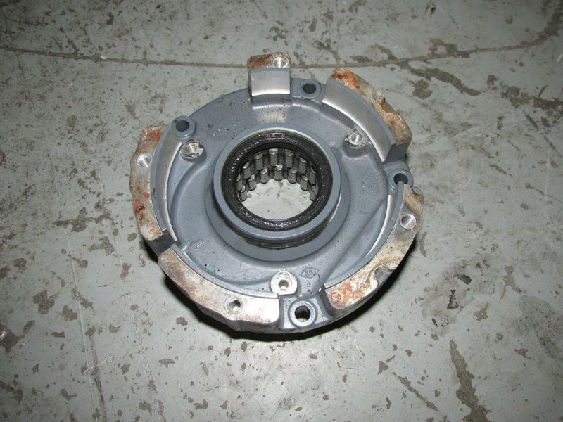 2001 Yamaha Outboard 200 hpdi Z200TXRZ crankshaft bearing carrier 68F-15163-00-9