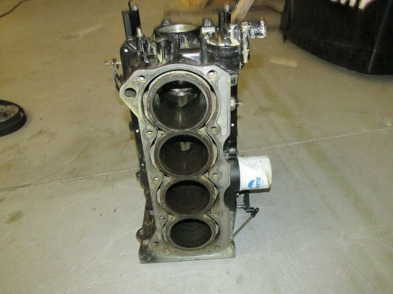 2001 Suzuki Outboard DF 70 4-stroke 07001F-152213 crankcase 11300-99E05-019
