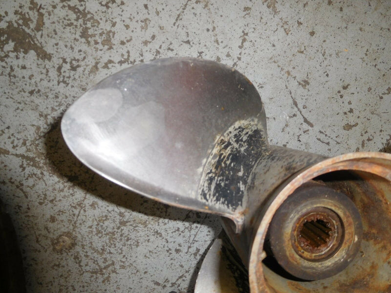 1982 Evinrude 70hp E70ELCNB Painted steel propeller 13 3/8x15p 389948