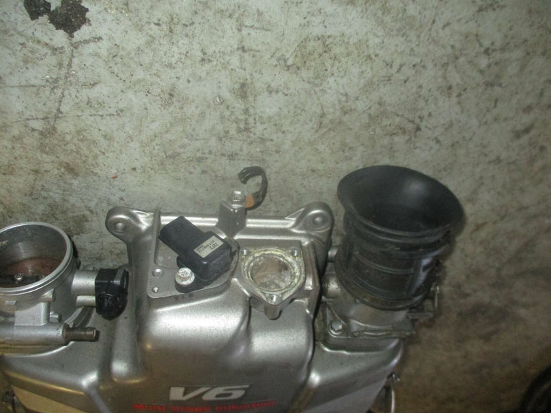 Suzuki DF225 225hp outboard intake collector (13140-93J02)