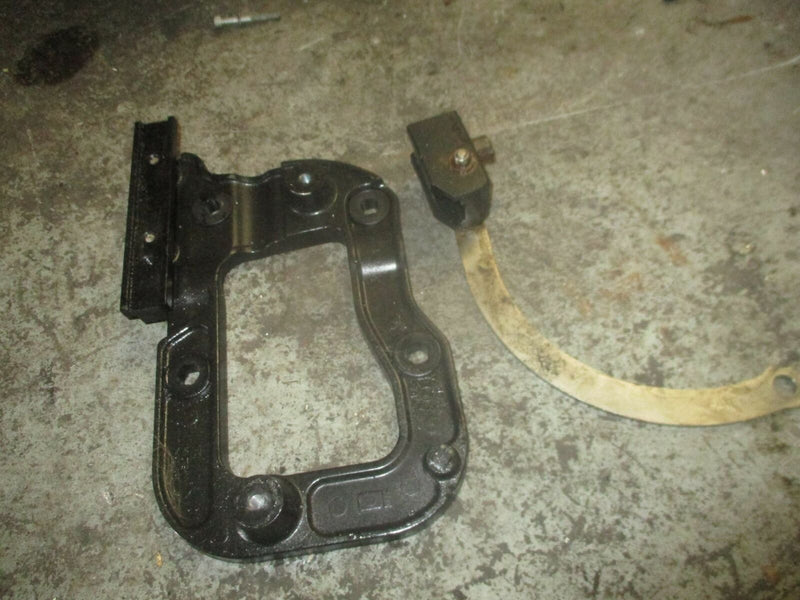 Mercury Verado 175hp outboard shift bracket 895739-C