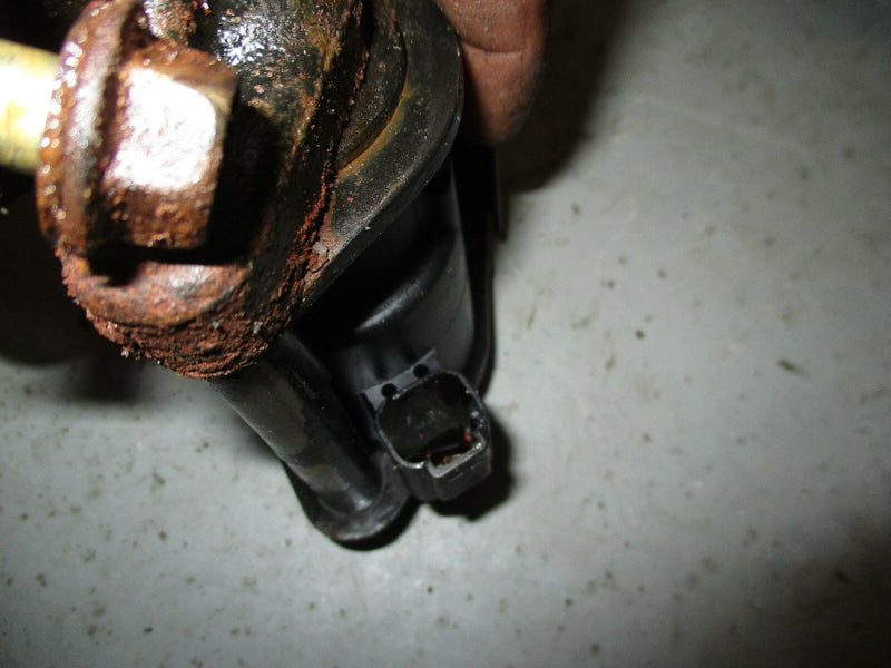 2001 Evinrude Ficht 200hp outboard fuel injector 5004284