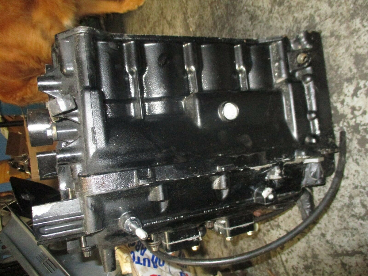 1999 Suzuki outboard DF 70hp 4-stroke crankcase block