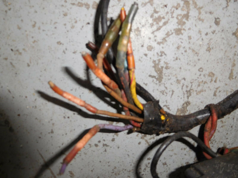 1988 Johnson J200TXCCR outboard Wire Harness junction box