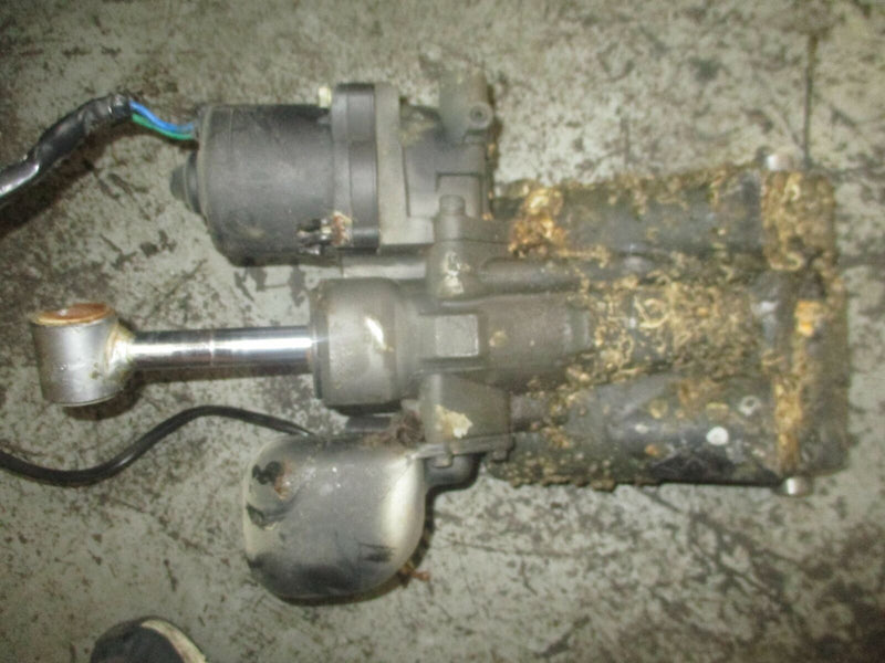 Suzuki DF150 150hp outboard tilt trim unit