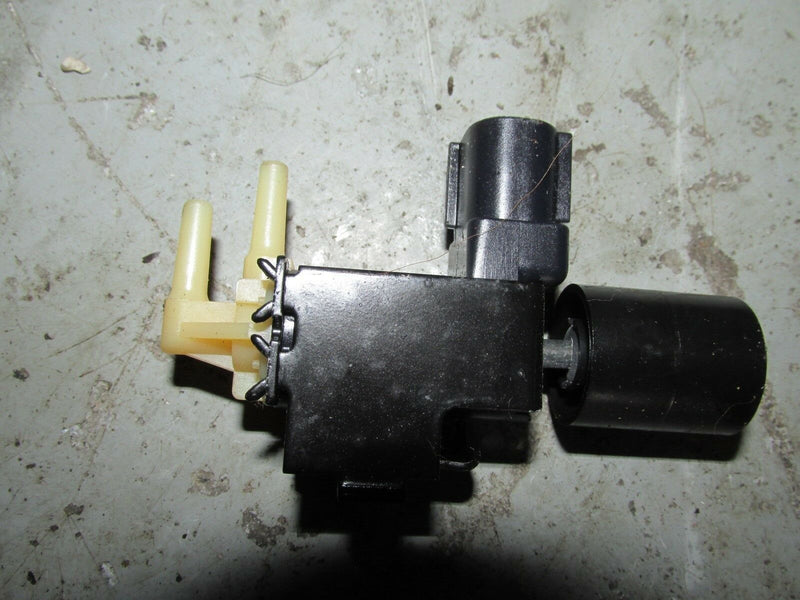 2008 Suzuki outboard DF 150 4-stroke Vacuum Switching Valve 18117-93j00